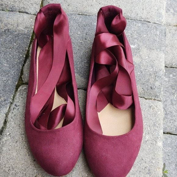 LOFT Shoes - Loft Ballet Flats Suede Maroon Lace up Size 7